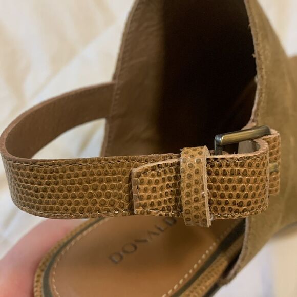 DONALD PLINER, ILIANAO2, 10M, near new, leather upper - Picture 9 of 11